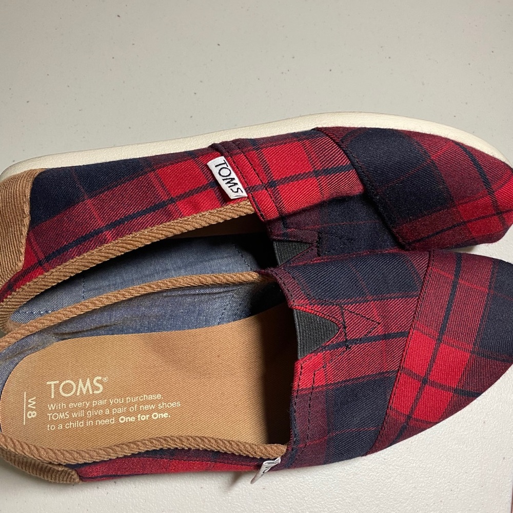 ❗️Final Sale❗️Toms classic women’s slip-on size 8